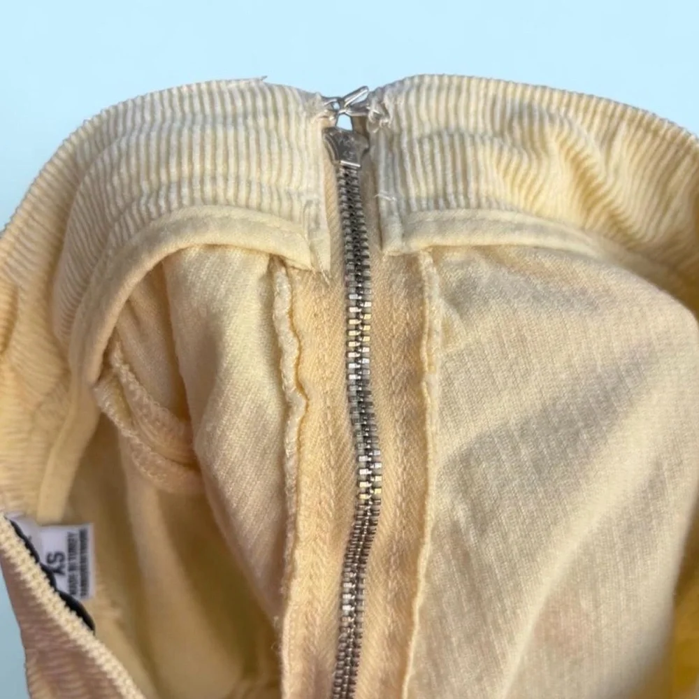 BDG Urban Outfitters Pleated Yellow Corduroy Mini Skirt XS - Picture 5 of 6